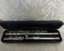 Load image into Gallery viewer, Yamaha Flute YFL-222 Secondhand in Case
