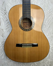 Load image into Gallery viewer, Valencia TC40 Classical Guitar Secondhand
