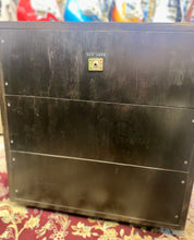 Load image into Gallery viewer, Custom Made 4x10 Guiitar Cabinet
