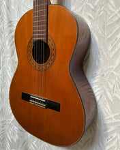 Load image into Gallery viewer, Ariana C1420 Left Hand Classical guitar Vintage Japanese - Upwey Music

