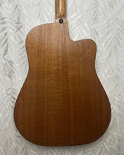 Load image into Gallery viewer, Maton EM225C LH in Hiscox Case

