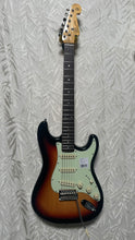 Load image into Gallery viewer, SX Strat VES62 3SB secondhand in bag

