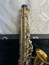 Load image into Gallery viewer, CLASSIC ALTO SAXOPHONE IN CASE S/H
