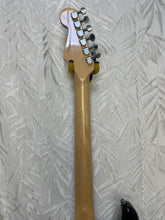 Load image into Gallery viewer, Squier Vintage Modified Stratocaster in case
