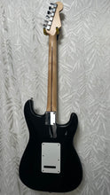 Load image into Gallery viewer, Fender Mexican Stratocaster Black MN Lefty LH Ca.2001 - Upwey Music

