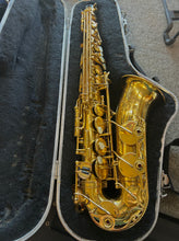 Load image into Gallery viewer, Yamaha YAS 62 Mk I Alto Sax in SKB case (recentl Full Service)
