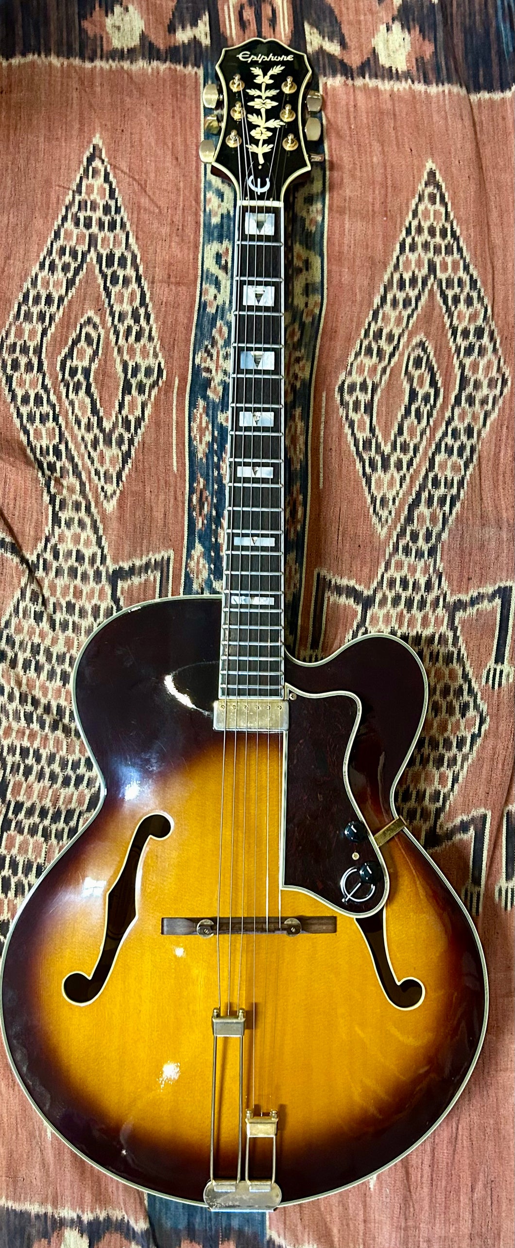 Epiphone Emporer Regent Archtop Antique Sunburst in OHSC Secondhand