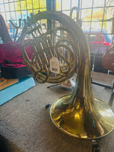 Load image into Gallery viewer, French Horn Vintage in Case
