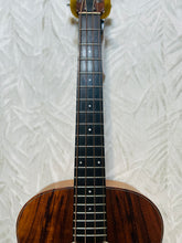 Load image into Gallery viewer, Taylor GS Mini Bass in Case Secondhand
