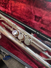 Load image into Gallery viewer, Yamaha Trumpet T100S Secondhand
