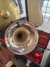 Load image into Gallery viewer, Yamaha Trumpet T100S Secondhand
