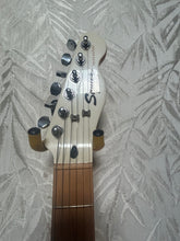Load image into Gallery viewer, Squier Telecaster Contempary Series Second Hand
