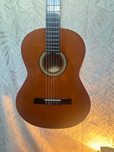 Load image into Gallery viewer, Suzuki SG-3B Classical Guitar in Bag Secondhand
