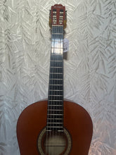 Load image into Gallery viewer, Suzuki SG-3B Classical Guitar in Bag Secondhand
