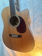 Load image into Gallery viewer, Cort 710F Secondhand in Case
