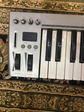 Load image into Gallery viewer, Acorn Masterkey 61 Midi Controller Keyboard Secondhand
