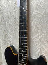 Load image into Gallery viewer, Fret King Gordon Giltrap Signature ES Style Electric Secondhand in bag
