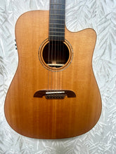 Load image into Gallery viewer, Alvarez MD70CE Solid RW Back and Sides Dreadnaught in case
