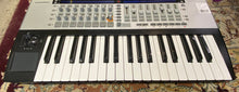 Load image into Gallery viewer, Novation ReMOTE 37SL Secondhand
